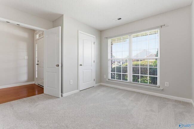 Foto del edificio - 226 Shadow Ct SW