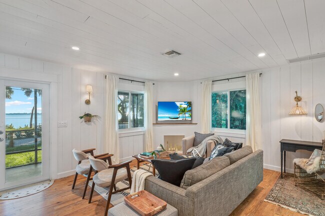 Building Photo - 10007 S Indian River Dr