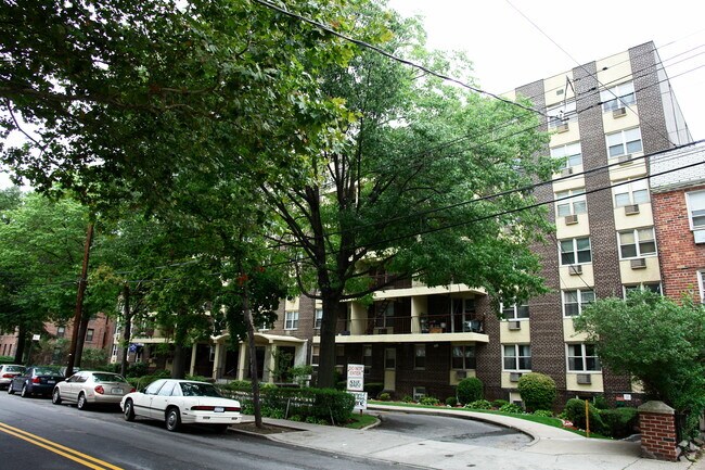 Building Photo - 140-55 34th Ave