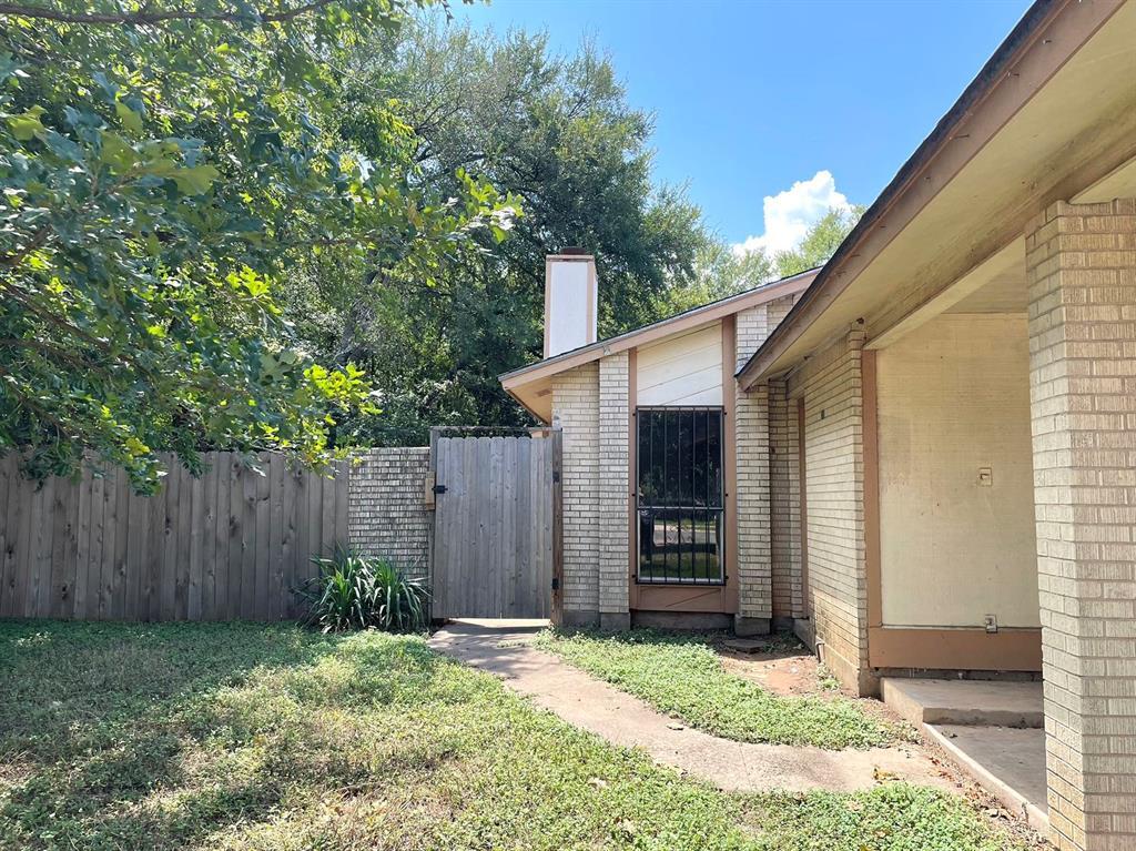 Primary Photo - 5903 Harwill Cir