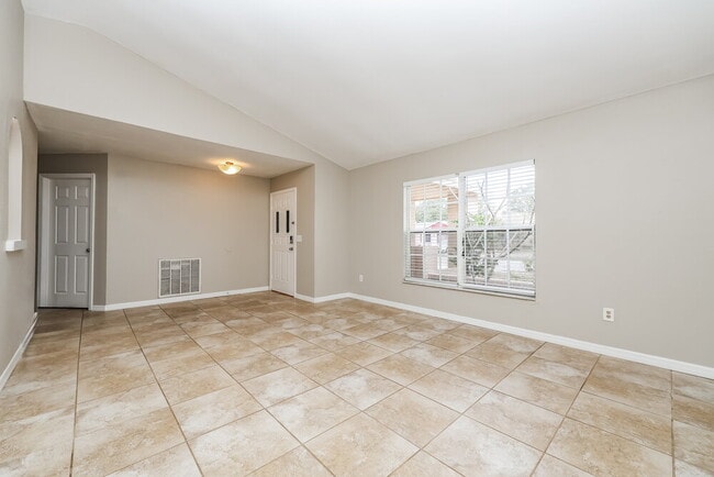 Building Photo - 7220 Bromley Dr