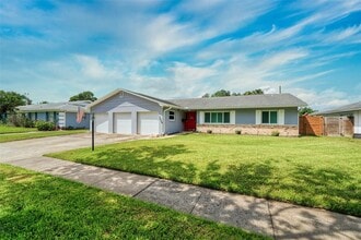 Building Photo - 3024 Saratoga Dr