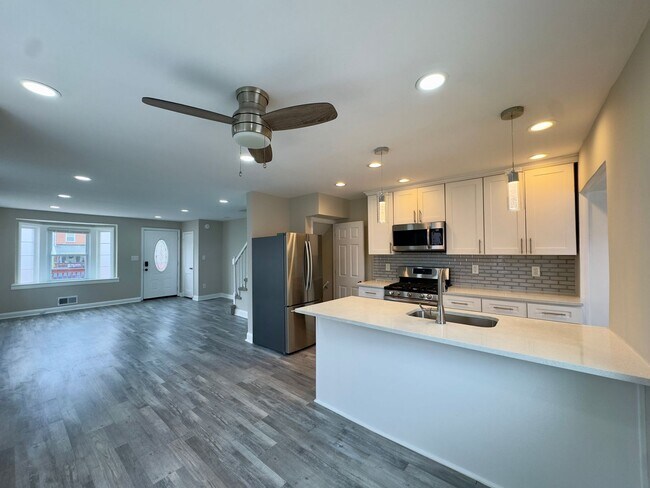 Foto del edificio - Charming 3 Bedroom/2 Bathroom Townhome in Dundalk, MD!