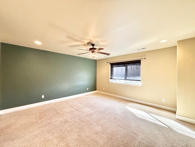 Foto del edificio - 3 Bedroom 2 1/2 Bath in Bozeman