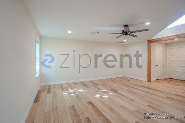 Foto del edificio - 4031 Leeshire Dr