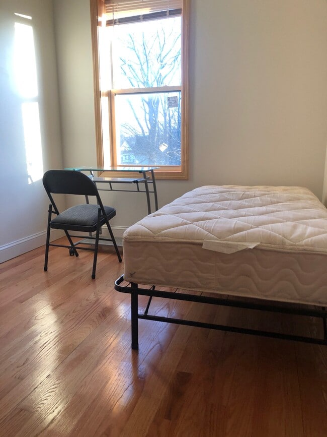 Building Photo - 20 Winthrop St