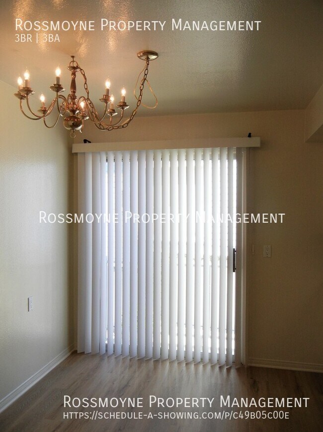 Foto del edificio - 3 Bed 2.5 Bath Townhouse in La Canada Flin...