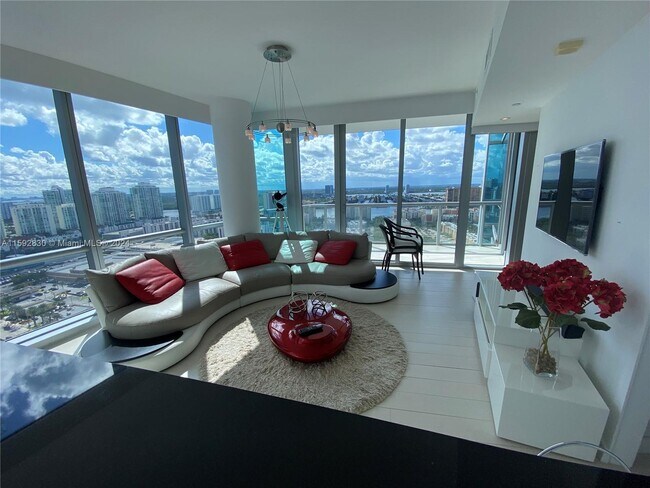 Foto del edificio - 17121 Collins Ave