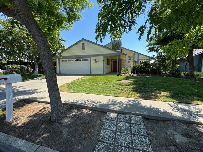 Building Photo - 1205 Dominic Way