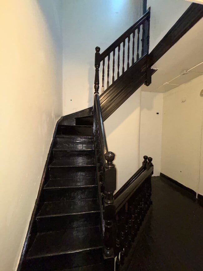 Foto del edificio - 292X Parkwood Ave