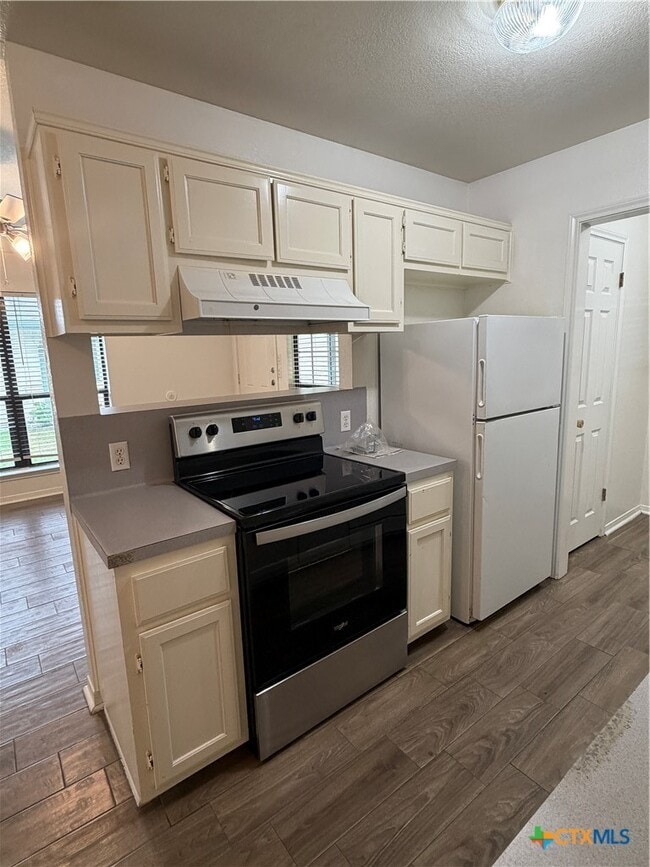 Building Photo - 802 Hackberry St