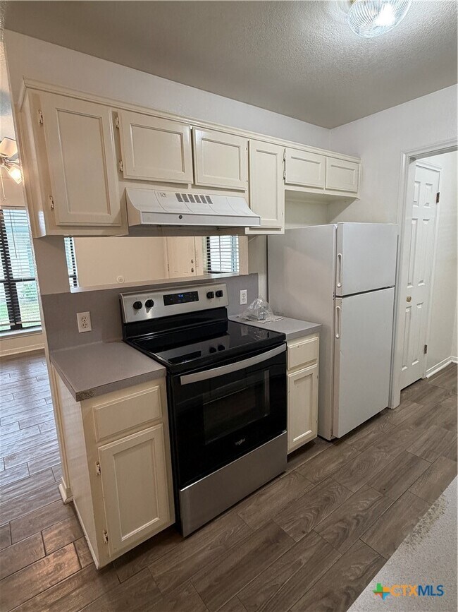 Foto del edificio - 802 Hackberry St