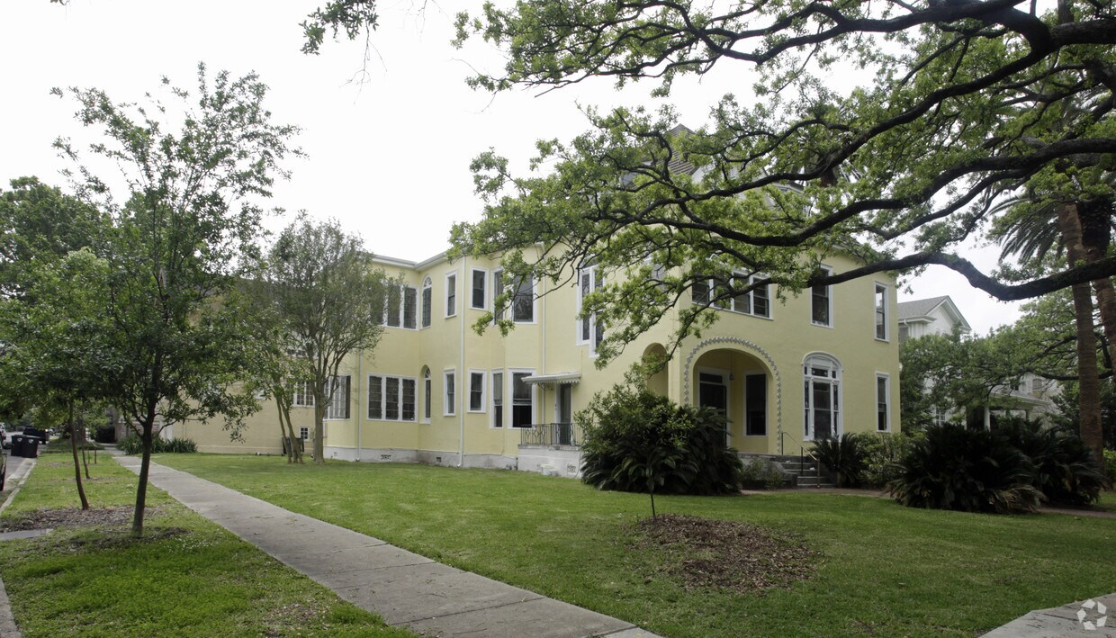 Primary Photo - 4706 St. Charles Ave