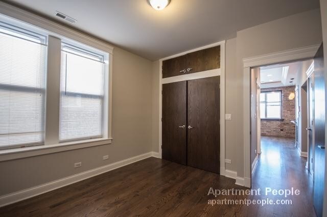 Building Photo - 2064 N Western Ave