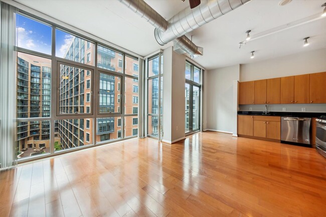 Building Photo - Incredible 6th Floor 1BR/1BA Condo with Re...