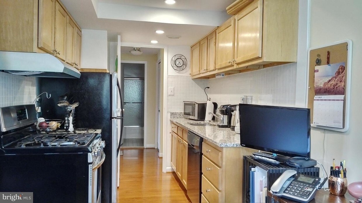 10201 Grosvenor Pl Unit 202, Rockville, MD 20852 Apartment for Rent