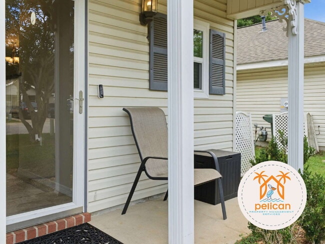 Building Photo - "Charming 3-Bed, 3-Bath Gem on Sweetbriar Street - Spacious 1320 Sq Ft in Cantonment, FL!"