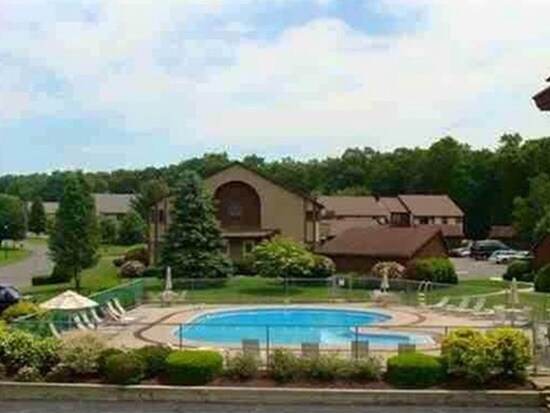 Foto del edificio - 163 Pine Grove Dr