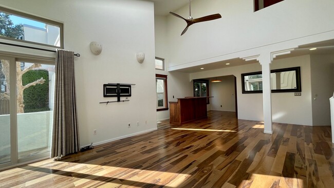 Foto del edificio - Modern, Updated 3-Bedroom Home in Stonerid...