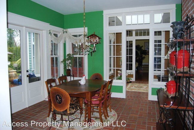 Foto del edificio - 24090 NE Wildwood Rd