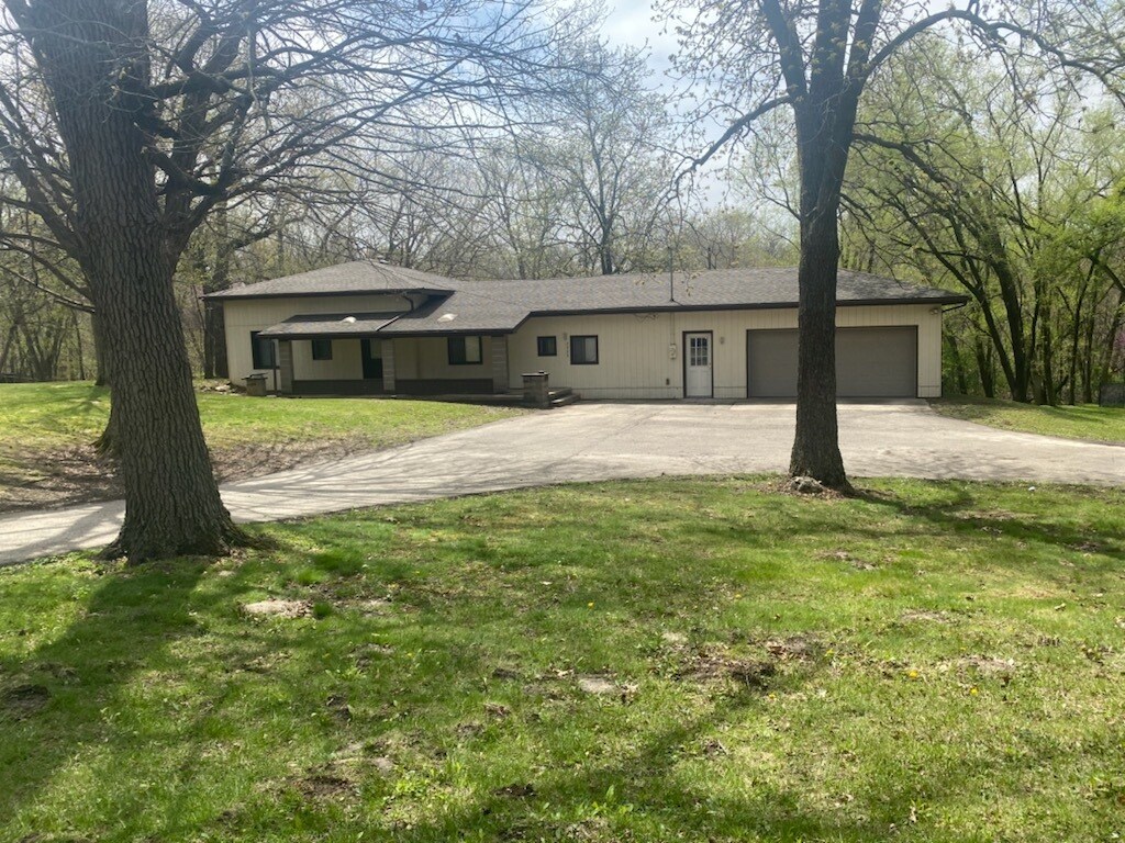 3222 W Glen Ave, Peoria, IL 61615 House Rental in Peoria, IL