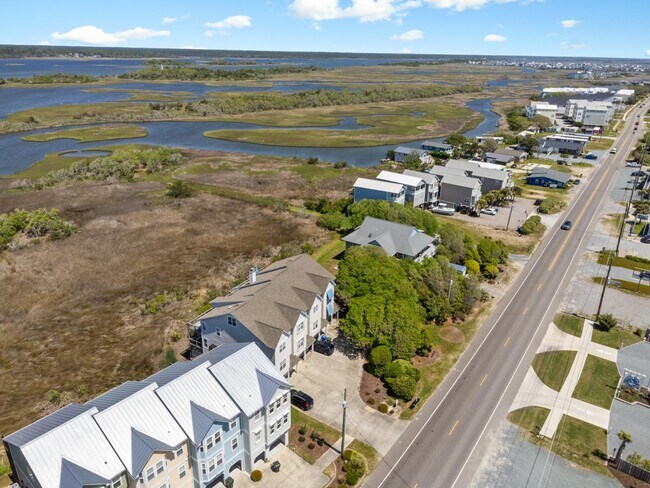Foto del edificio - 918-517 N New River Dr