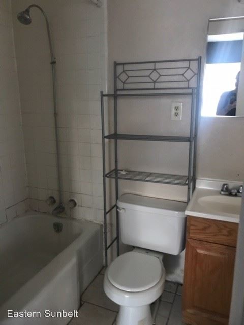 Building Photo - 2 br, 1 bath House - 816 West 14th Street