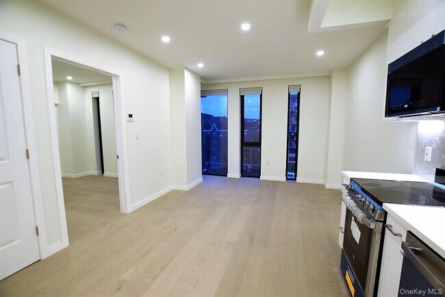 Foto del edificio - 41-26-41-44 44th St