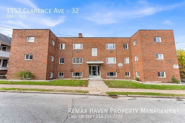 Foto del edificio - Clarence Plaza Apartments