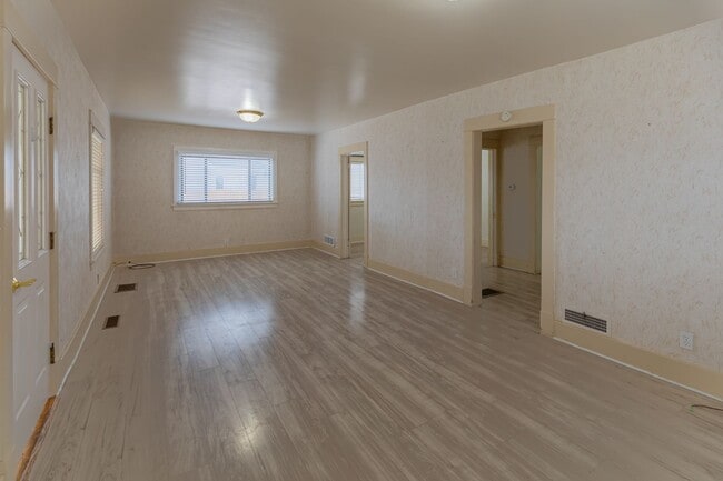 Building Photo - single family housing