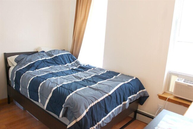 Foto del edificio - 228 Willow Ave