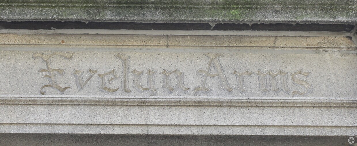 Building Photo - Evelyn Arms