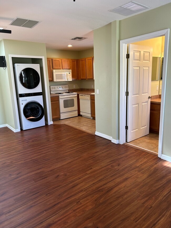 Building Photo - 14225 Confetti Dr