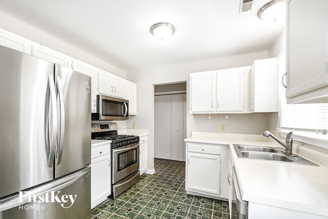 Building Photo - 1516 Kempsey Cir