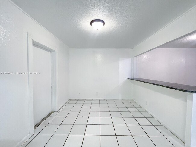 Foto del edificio - 5970 NW 28th St