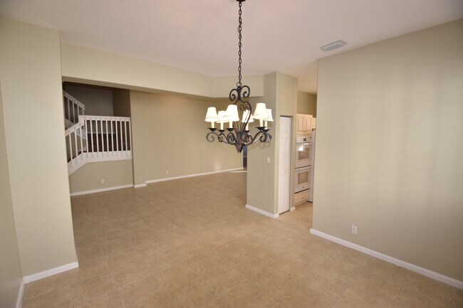 Building Photo - 117 Palm Cir