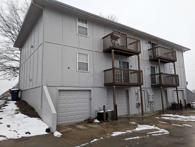 Building Photo - 1312 NW Valley Woods Ct