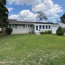 Building Photo - 2245 Edgar Rd
