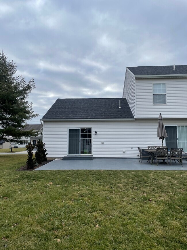 Foto del edificio - 3703 Wheatland Dr