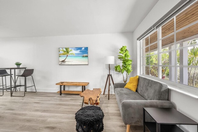 Foto del edificio - 2021 Plunkett St