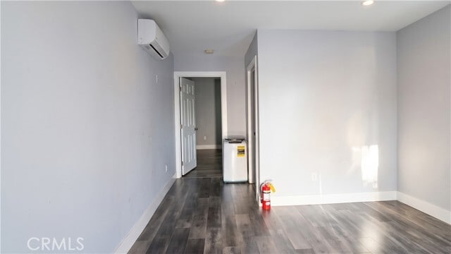 Building Photo - 8216 Encino Ave