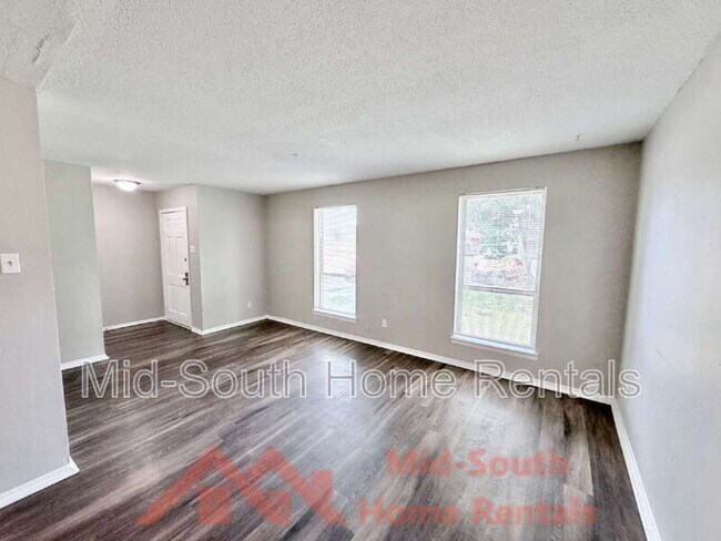 Foto del edificio - 4077 Forest View Dr