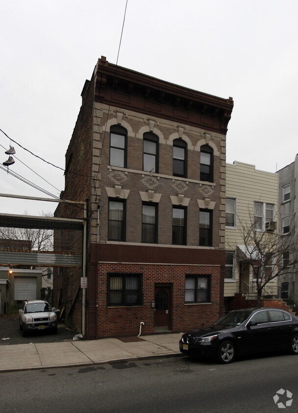 Building Photo - 516 Palisade Ave