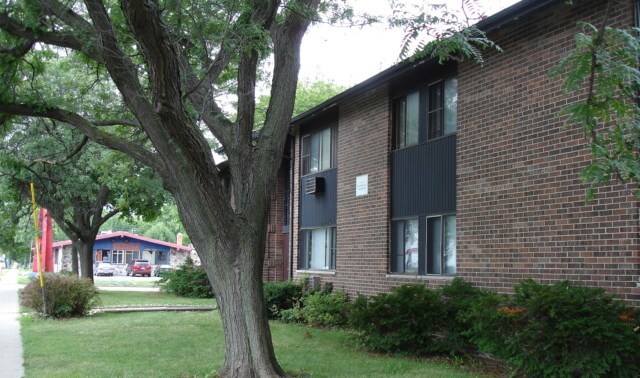 Primary Photo - 4522 W Hampton Ave