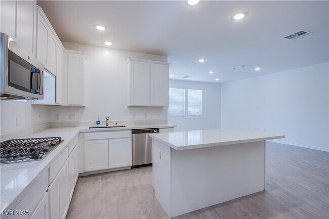 Foto del edificio - 2555 Hampton Rd