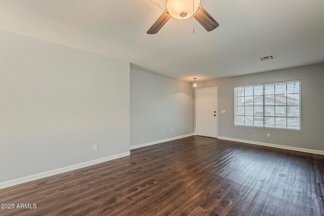 Foto del edificio - 3029 W Matthew Dr