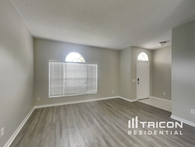 Building Photo - 10240 Grant Creek Dr