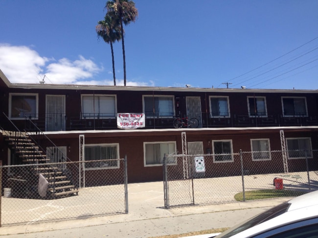 Building Photo - 905 Daisy Ave