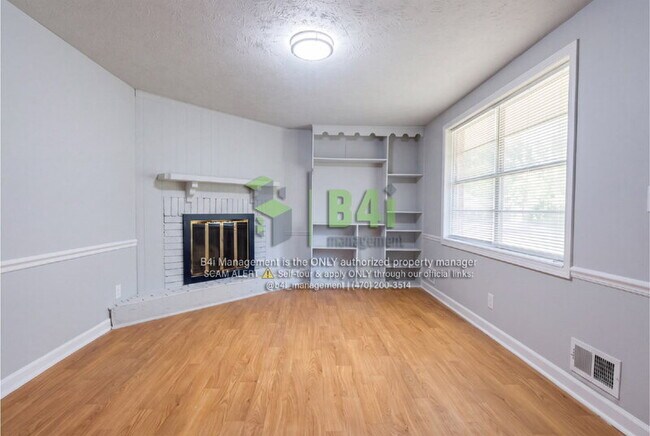 Foto del edificio - 6331 Garnet Dr