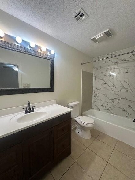 Building Photo - 165 Walnut St